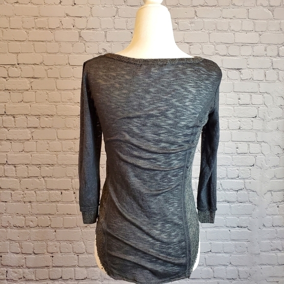 𝅺AEROPOSTALE 3 1/4 sleeve vee neck top sz. XS - Picture 5 of 5